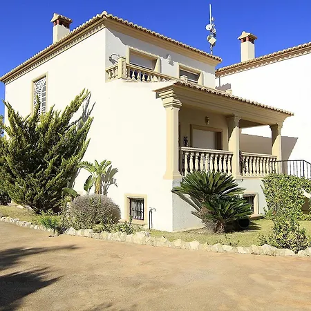 Exclusive 4 Bedroom Bungalow Σπίτι διακοπών *
