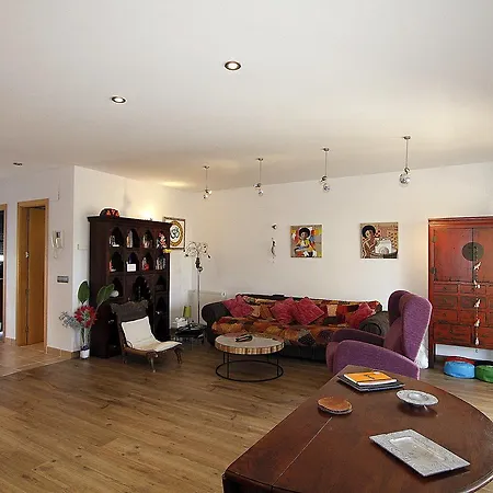Σπίτι διακοπών Exclusive 4 Bedroom Bungalow Κάλπε