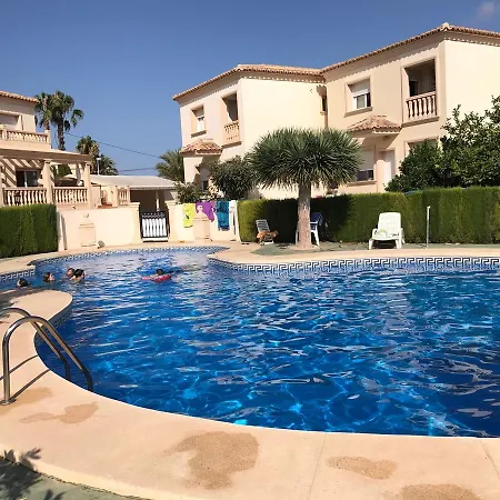 Exclusive 4 Bedroom Bungalow Κάλπε
